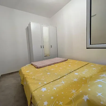 Lovely 1-Bedroom Apartment In Budva Exterior photo