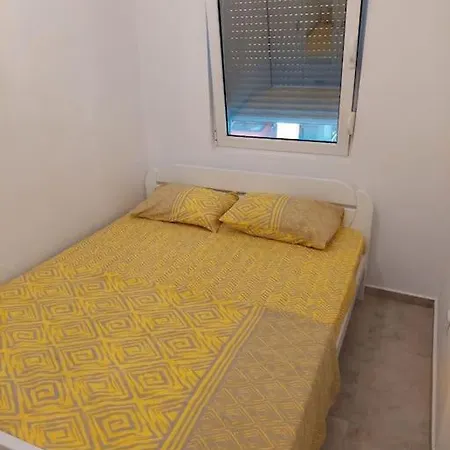 Lovely 1-Bedroom Apartment In Budva Exterior photo