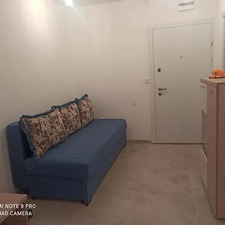 Lovely 1-Bedroom Apartment In Budva Exterior photo