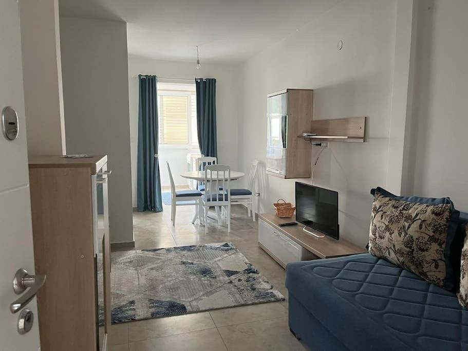 Apartman Lovely 1-bedroom In *